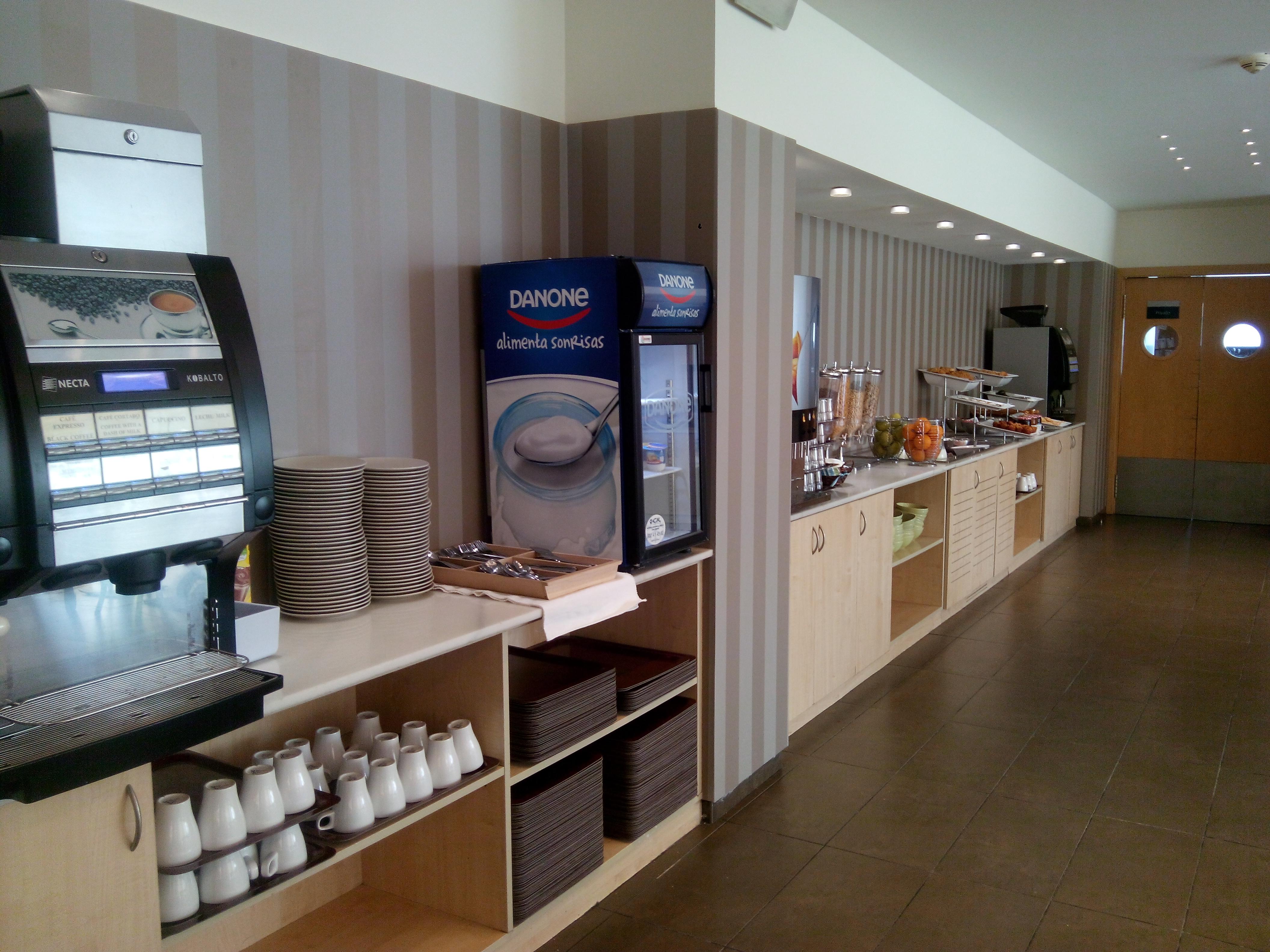 B&B Hotel Madrid Aeropuerto T1 T2 T3 — Zdjęcia 1